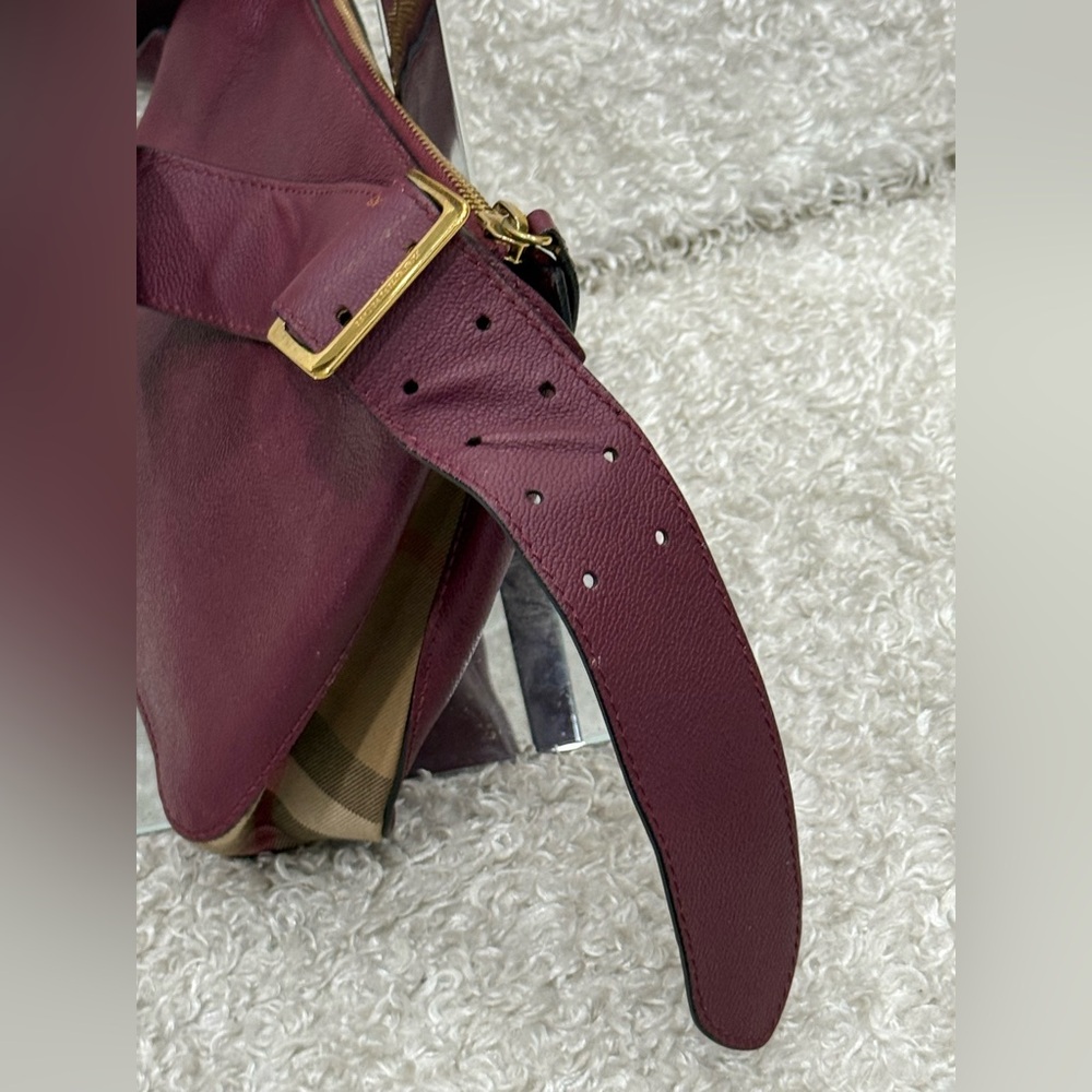 BURBERRY Helmsley Burgundy Leather House Check Adjustable Crossbody Bag - Picture 6 of 16